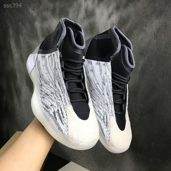 2020 new high version black and white black whiter shoes reflective high sports basketball shoes man factory direct sales
2020 new high version black and white black whiter shoes reflective high sports basketball shoes man factory direct sales
