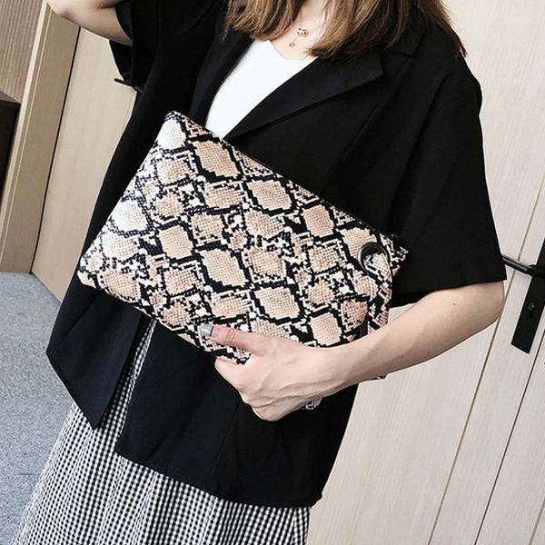 mj female snake print wristlet clutch women casual purse soft pu leather handbag money phone pouch large capacity makeup bags
mj female snake print wristlet clutch women casual purse soft pu leather handbag money phone pouch large capacity makeup bags