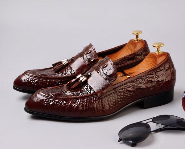 spring/autumn men crocodile tassel formal design dress shoes pointed toe single shoes genuine leather office business large size shoe da024, Black
spring/autumn men crocodile tassel formal design dress shoes pointed toe single shoes genuine leather office business large size shoe da024, Black