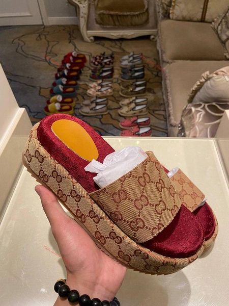 2020 new style women 573018 slide sandal classic fashion progettista ladies red strawberry colored flip flops popular brands xshfbcl c29, Black;grey
2020 new style women 573018 slide sandal classic fashion progettista ladies red strawberry colored flip flops popular brands xshfbcl c29, Black;grey