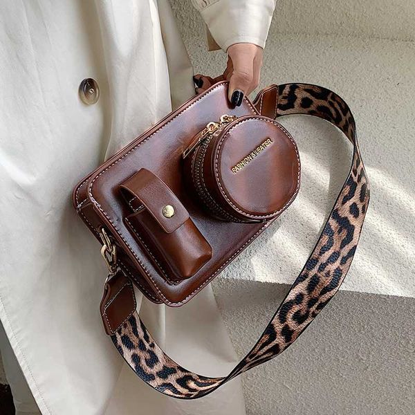vintage camera shape women shoulder bags wide straps shoulder bags pu leather crossbody bag female purse bolso
vintage camera shape women shoulder bags wide straps shoulder bags pu leather crossbody bag female purse bolso