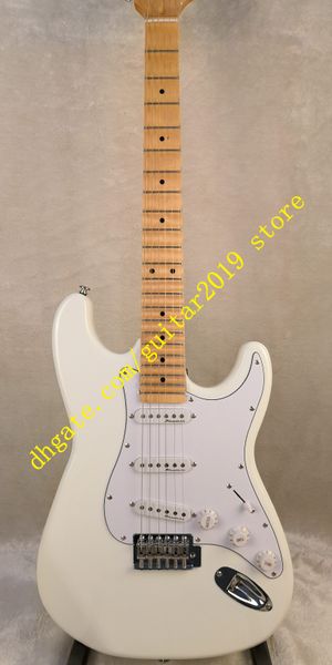 white electric guitar with pickguard sss pickups maple scalloped fretboard neck with basswood body chrome hardwares
white electric guitar with pickguard sss pickups maple scalloped fretboard neck with basswood body chrome hardwares
