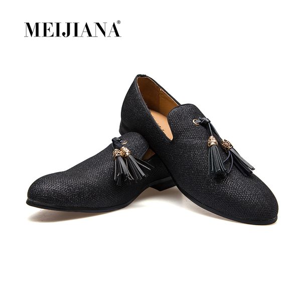 handmade metal fashion gold tassel of loafers red bottom loafers gentleman luxury fashion stress shoes men brand men shoes t200111, Black
handmade metal fashion gold tassel of loafers red bottom loafers gentleman luxury fashion stress shoes men brand men shoes t200111, Black