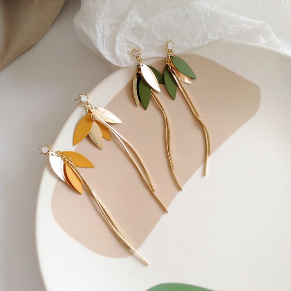 orange leaves snake chain clip on earrings long chain beautiful new earrings, Silver
orange leaves snake chain clip on earrings long chain beautiful new earrings, Silver