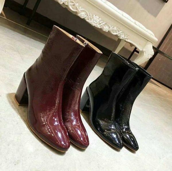 latest luxury women designer boots martin desert boot flamingos love arrow medal 100% real leather coarse size 2018 winter shoes, Black
latest luxury women designer boots martin desert boot flamingos love arrow medal 100% real leather coarse size 2018 winter shoes, Black