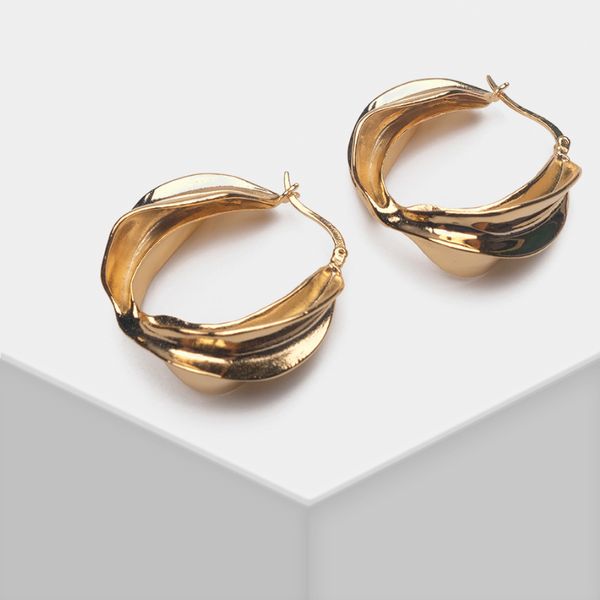 amorita boutique stylish glossy elegant and irregular shaped hoop earrings, Golden;silver
amorita boutique stylish glossy elegant and irregular shaped hoop earrings, Golden;silver