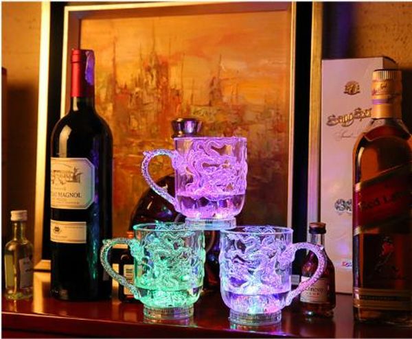 кубок красочного luminous освещение воды вина стекла кружка светящихся воды жидкость индукционная вспышки кубок для партии свадебных украшен
кубок красочного luminous освещение воды вина стекла кружка светящихся воды жидкость индукционная вспышки кубок для партии свадебных украшен