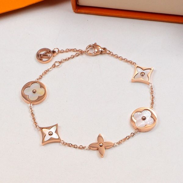 paris design bracelet with nature shell decorate single bracelet 17cm charm bracelet monogram for women and mother gift jewelry PS6273A
paris design bracelet with nature shell decorate single bracelet 17cm charm bracelet monogram for women and mother gift jewelry PS6273A