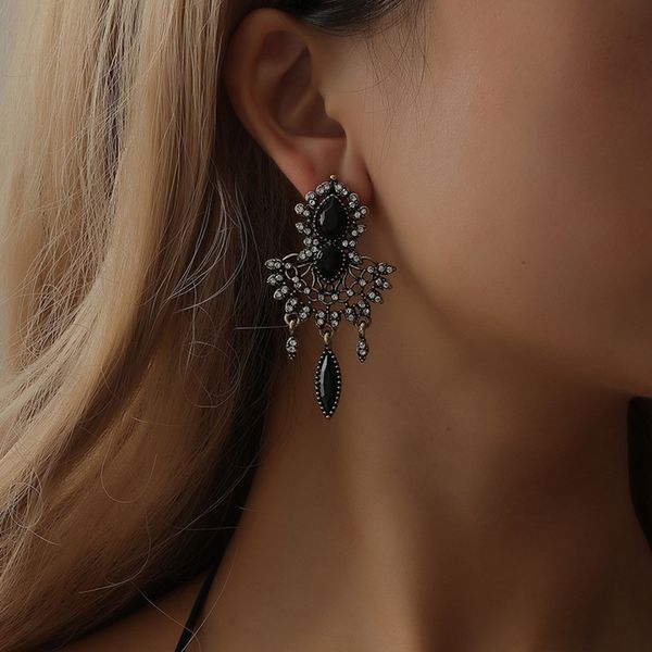 1 pair women geometric exaggeration earrings girl hollow out pendant ethnic vintage bohemian drop ear stud, Silver
1 pair women geometric exaggeration earrings girl hollow out pendant ethnic vintage bohemian drop ear stud, Silver