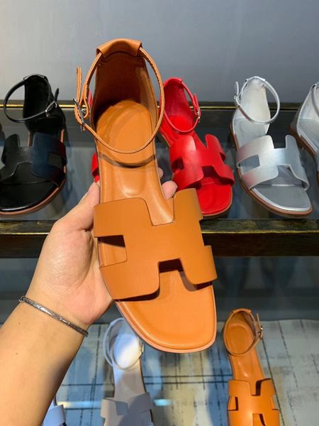 Luxury Sandals Women Buckle Oran Sandals Designer Solid Leather Shoes Women Soft Breathable Platform Shoes Ankle Strap Style
Luxury Sandals Women Buckle Oran Sandals Designer Solid Leather Shoes Women Soft Breathable Platform Shoes Ankle Strap Style