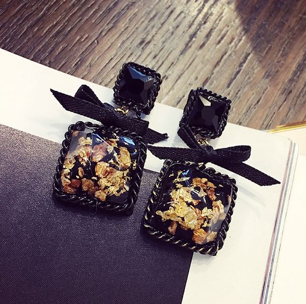 2018 new fashion classic jewelry brincos vintage square crystal earring geometric black bow dangle drop earrings for women, Golden;silver
2018 new fashion classic jewelry brincos vintage square crystal earring geometric black bow dangle drop earrings for women, Golden;silver