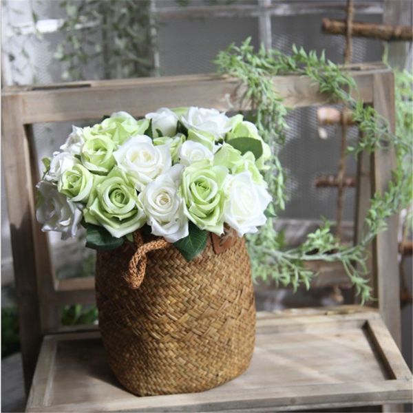 simulation rose bouquet wholesale fake flower wedding bouquet holding home decoration simulation plant
simulation rose bouquet wholesale fake flower wedding bouquet holding home decoration simulation plant