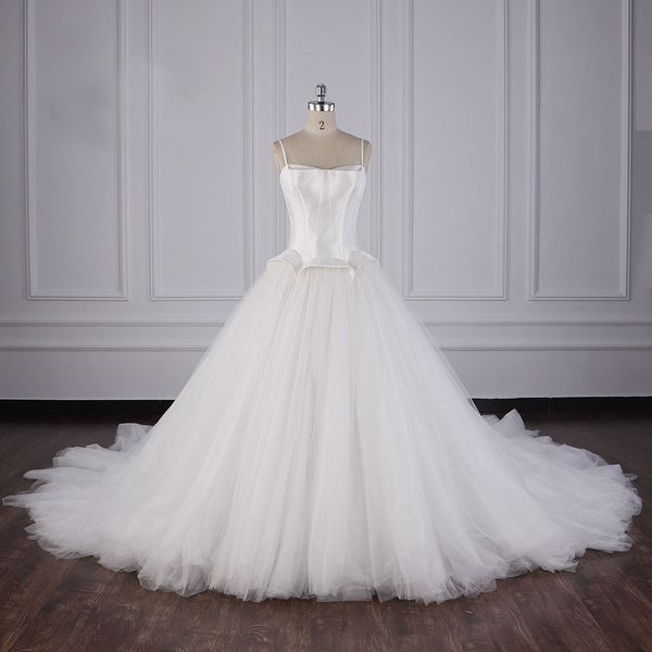 unique design spaghetti ball gown wedding dresses satin and tulle white wedding dresses with court train bridal dresses vestidos de noche
unique design spaghetti ball gown wedding dresses satin and tulle white wedding dresses with court train bridal dresses vestidos de noche