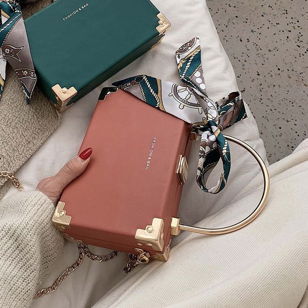 2020 new chain bag messenger female bag fashion wild trend summer new popular single shoulder handbag handbag tote
2020 new chain bag messenger female bag fashion wild trend summer new popular single shoulder handbag handbag tote