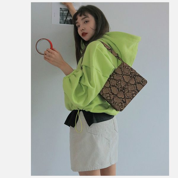 retro serpentine womens handbags casual serpentine pattren women shoulder bags fashion pu small flap bags chic crossbody
retro serpentine womens handbags casual serpentine pattren women shoulder bags fashion pu small flap bags chic crossbody