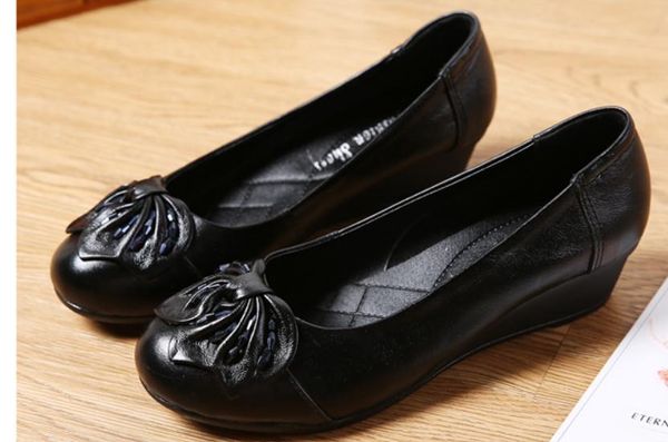 2019 women's shoes in spring and autumn with new style slope heel round head bowknot mother shoes #123, Black
2019 women's shoes in spring and autumn with new style slope heel round head bowknot mother shoes #123, Black