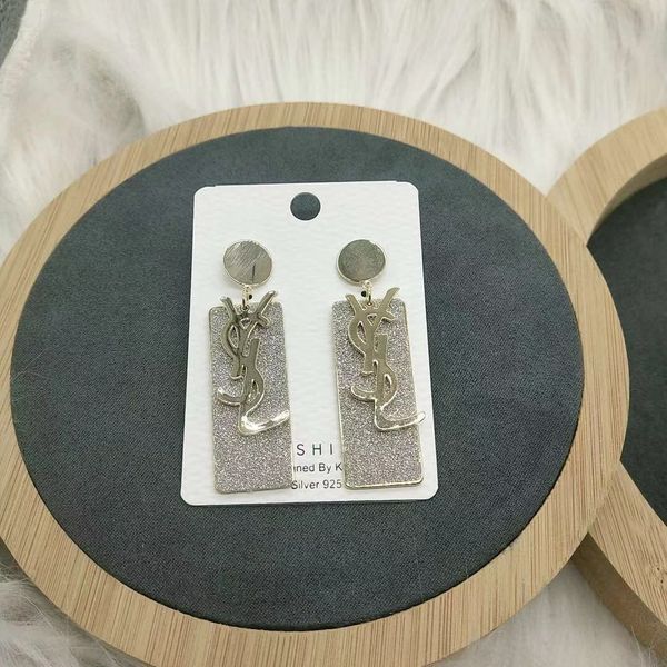925 silver Fashion Women Hair Pins Popular Luxury Brand Designer Women Stud Earings Luxury Crystal Diamond Pearl Earring For Women Girl
925 silver Fashion Women Hair Pins Popular Luxury Brand Designer Women Stud Earings Luxury Crystal Diamond Pearl Earring For Women Girl