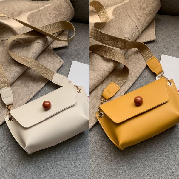 ins single small square shoulder small square 2019 fashionable versatile messenger bag simple large capacity women's bag
ins single small square shoulder small square 2019 fashionable versatile messenger bag simple large capacity women's bag