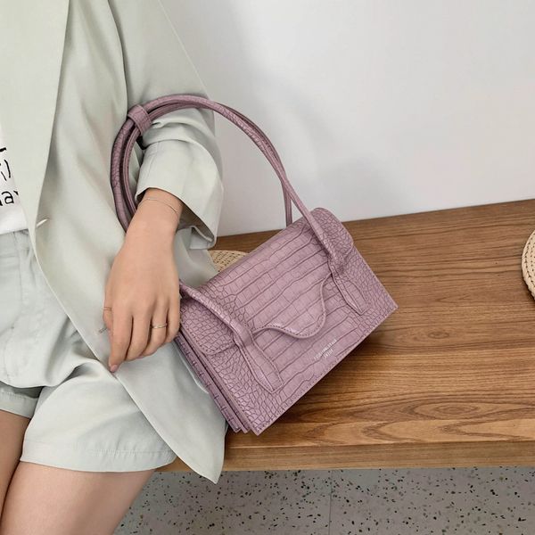 2020 new ladies messenger bag korean fashion casual simple solid color retro large capacity single shoulder armpit bag women's
2020 new ladies messenger bag korean fashion casual simple solid color retro large capacity single shoulder armpit bag women's