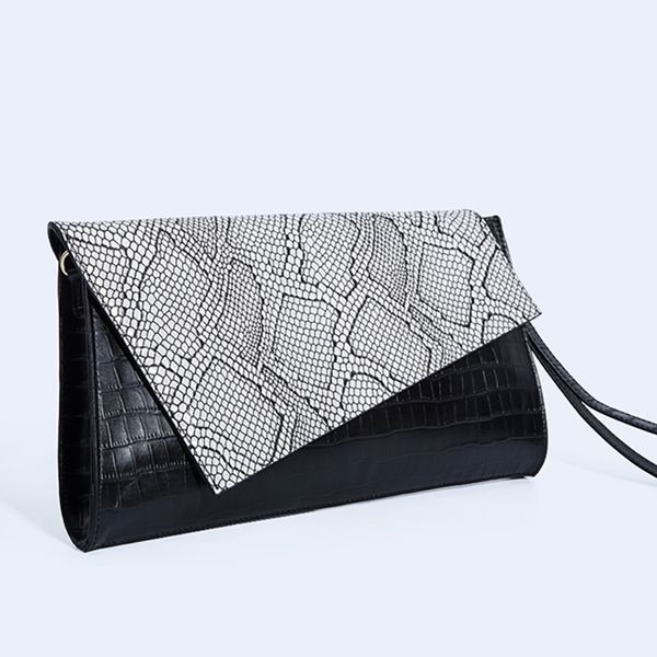 2019 new genuine leather snake pattern clutch bag fashion women leather crocodile hand bag european and american day clutch
2019 new genuine leather snake pattern clutch bag fashion women leather crocodile hand bag european and american day clutch