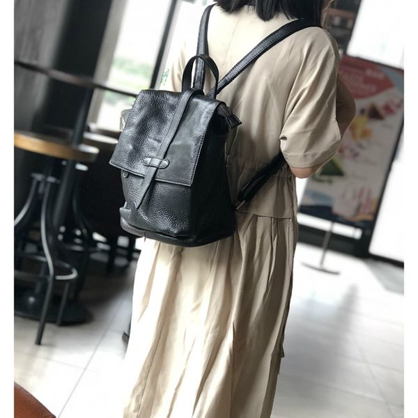 2020 new layer cowhide leather fashion portable backpack female school bag simple casual backpack
2020 new layer cowhide leather fashion portable backpack female school bag simple casual backpack