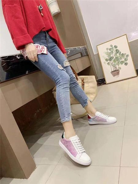 2020 spring and autumn new little bee women's shoes fashion casual leather lace embroidery white shoes rainbow gradient, Black
2020 spring and autumn new little bee women's shoes fashion casual leather lace embroidery white shoes rainbow gradient, Black