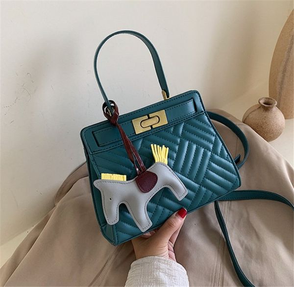 5colors new 2020 handbag kitten bag stylish embroidered rhomb shoulder bag ph-cfy2006014
5colors new 2020 handbag kitten bag stylish embroidered rhomb shoulder bag ph-cfy2006014