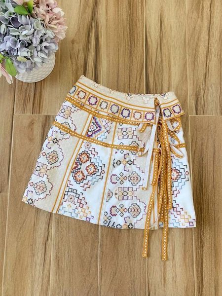 2020ss chic new women embroidery a-line skirt for female fashion skirt 2 color gdnz 3.12, Black
2020ss chic new women embroidery a-line skirt for female fashion skirt 2 color gdnz 3.12, Black