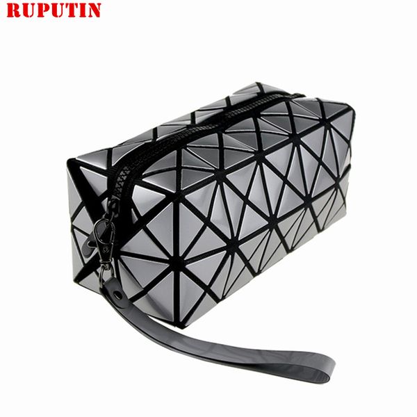 ruputin мода геометрическая zipper cosmetic bag женщины лазерной вспышки алмазная кожа макияж сумка женская косметика организатор упаковка
ruputin мода геометрическая zipper cosmetic bag женщины лазерной вспышки алмазная кожа макияж сумка женская косметика организатор упаковка