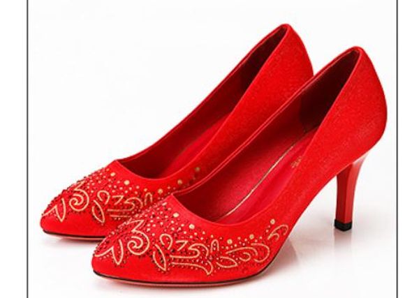 2019 women's shoes in spring and autumn with new style high heel fine heel pointed end silk and satin water drill bride's wedding, Black
2019 women's shoes in spring and autumn with new style high heel fine heel pointed end silk and satin water drill bride's wedding, Black
