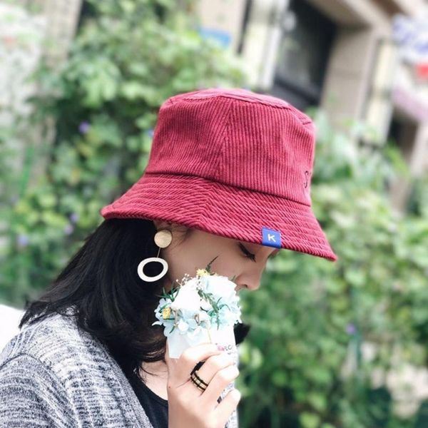 2020 women corduroy bucket hat female embroidery winter solid streetwear warmer folding big wide visor vintage flat hats, Blue;gray
2020 women corduroy bucket hat female embroidery winter solid streetwear warmer folding big wide visor vintage flat hats, Blue;gray