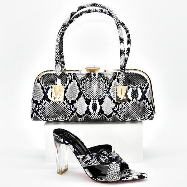 2020 latest design italian shoes and bag set black and white color women sandals bags matching set for party
2020 latest design italian shoes and bag set black and white color women sandals bags matching set for party