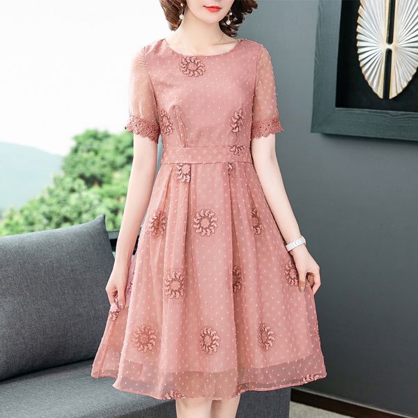women's elegant embroidered chiffon slim embroidery flower dress 2020 summer new short sleeve round neck knee-length dress, White;black
women's elegant embroidered chiffon slim embroidery flower dress 2020 summer new short sleeve round neck knee-length dress, White;black