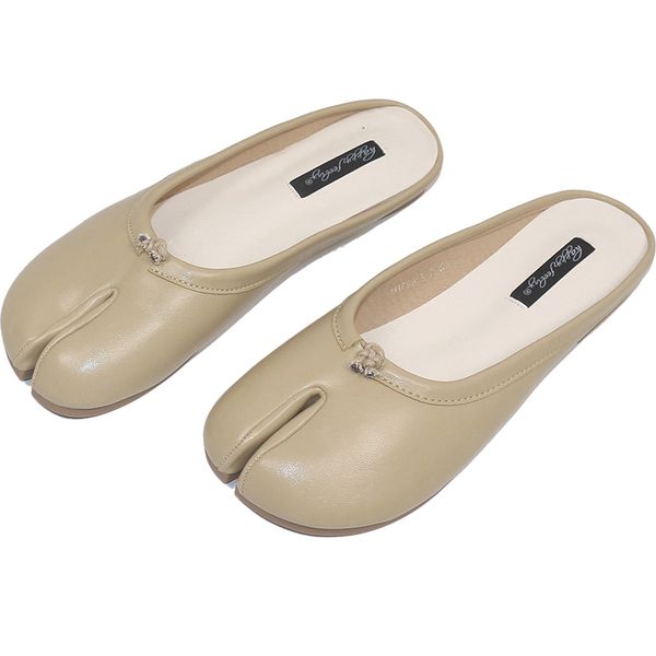 new fashion women sandals soft pig feet pattern ladies slippers comfortable flat sandals open toe beach shoes woman footwear, Black
new fashion women sandals soft pig feet pattern ladies slippers comfortable flat sandals open toe beach shoes woman footwear, Black