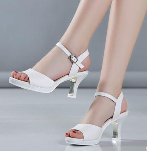 2019 women's sandals in summer with new style high heel coarse heel @71, Black
2019 women's sandals in summer with new style high heel coarse heel @71, Black