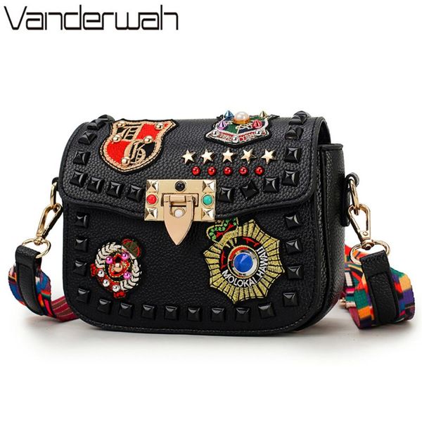 2018 летний стиль женский бренд ручная сумка женщина курьерские сумки леди заклепки значок женская мода сумка девушка crossbody сумки sac
2018 летний стиль женский бренд ручная сумка женщина курьерские сумки леди заклепки значок женская мода сумка девушка crossbody сумки sac