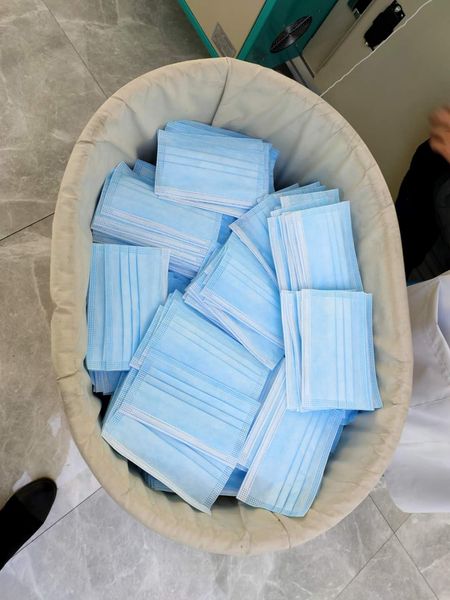 dhl 50 pcs disposable face masks for virus thick 3-layer virus mask with earloops for salon home use comfortable in stock 7339044
dhl 50 pcs disposable face masks for virus thick 3-layer virus mask with earloops for salon home use comfortable in stock 7339044