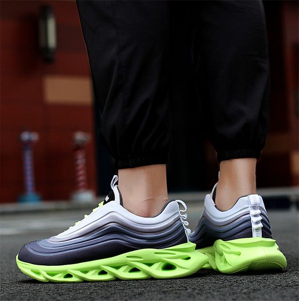 2019 wholesale wild breathable fashion designer shoes sneakers tri-color stitching sneakers men's lightweight running shoes 40-45
2019 wholesale wild breathable fashion designer shoes sneakers tri-color stitching sneakers men's lightweight running shoes 40-45
