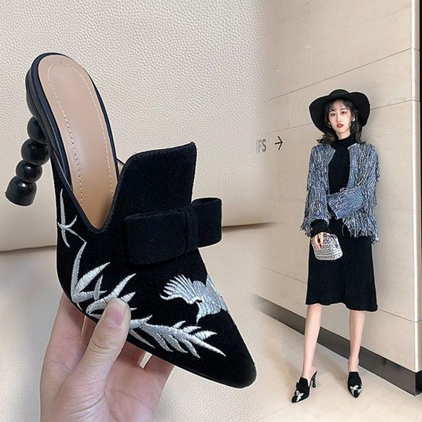 design pointed toe butterfly-knot women slippers srange style heel embroidery women mules out door velvet high heels 2020, Black
design pointed toe butterfly-knot women slippers srange style heel embroidery women mules out door velvet high heels 2020, Black