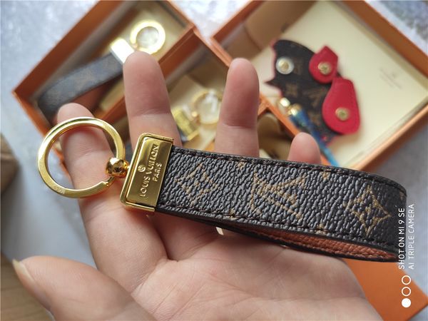 2019 new brand keychain keyring for women bag car key chain leather circular print de ign keychain jim99a
2019 new brand keychain keyring for women bag car key chain leather circular print de ign keychain jim99a