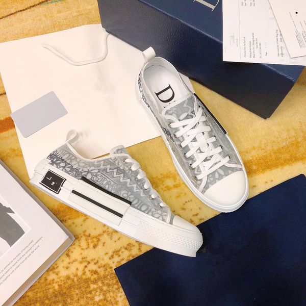 men women casual shoes fashion luxury brands designer sneakers lace-up running shoes green red stripe black leather bee embroidered
men women casual shoes fashion luxury brands designer sneakers lace-up running shoes green red stripe black leather bee embroidered