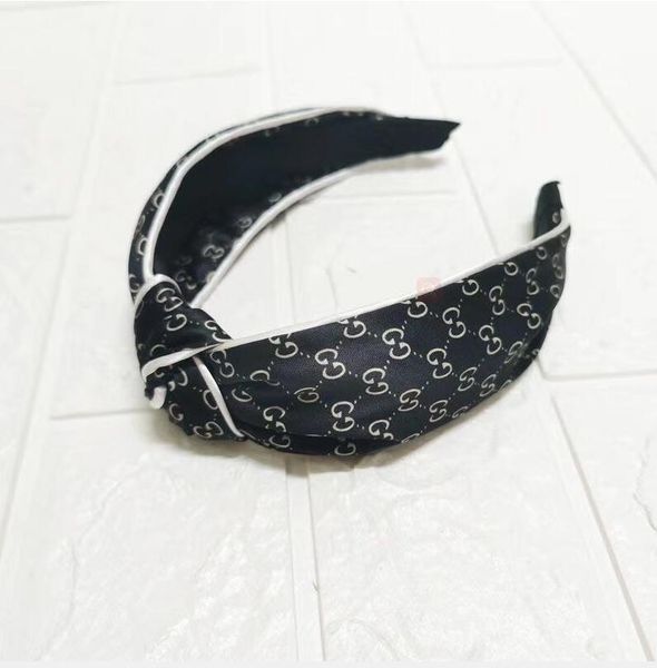 for women's face washing and ins vintage clip with broken hair crimping and wide hairpin headdress, Silver
for women's face washing and ins vintage clip with broken hair crimping and wide hairpin headdress, Silver