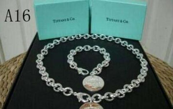 2018 новый горячий AAA дизайнер ювелирных изделий старинные Tiffany925 стерлингового серебра подарочные коробки набор A12 Бесплатная доставка с коробкой AAAA
2018 новый горячий AAA дизайнер ювелирных изделий старинные Tiffany925 стерлингового серебра подарочные коробки набор A12 Бесплатная доставка с коробкой AAAA