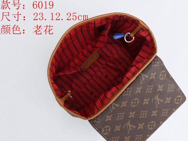 superior quality new waterproof genuine leather messenger bag fashionable handbag fashionable lady leather chain cross body and one shoulder
superior quality new waterproof genuine leather messenger bag fashionable handbag fashionable lady leather chain cross body and one shoulder