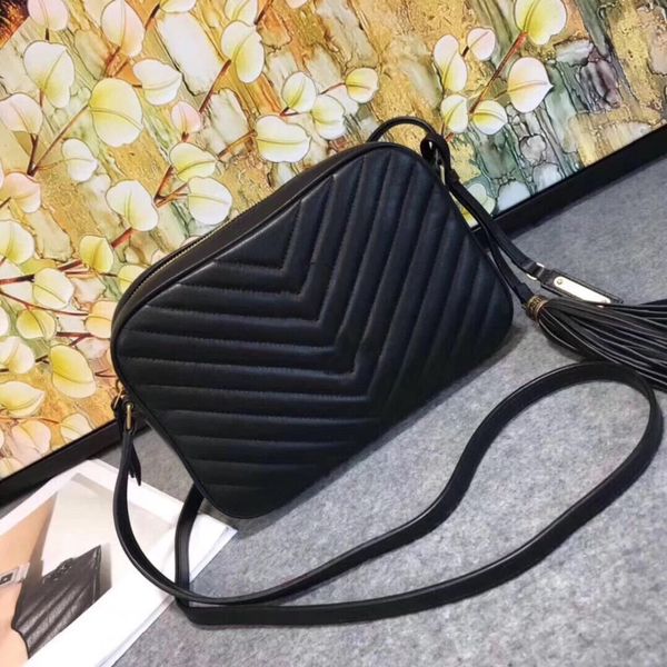 oil wax v pattern shoulder bag cowhide cross body totes luxury handbags women bags designer famous brands leather quality
oil wax v pattern shoulder bag cowhide cross body totes luxury handbags women bags designer famous brands leather quality