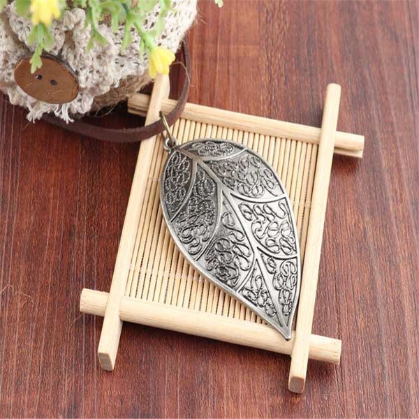 brown velvet rop leaf leather men necklaces alloy leaf pendants punk vintage brown rope chain male jewelry mens, Silver 
brown velvet rop leaf leather men necklaces alloy leaf pendants punk vintage brown rope chain male jewelry mens, Silver