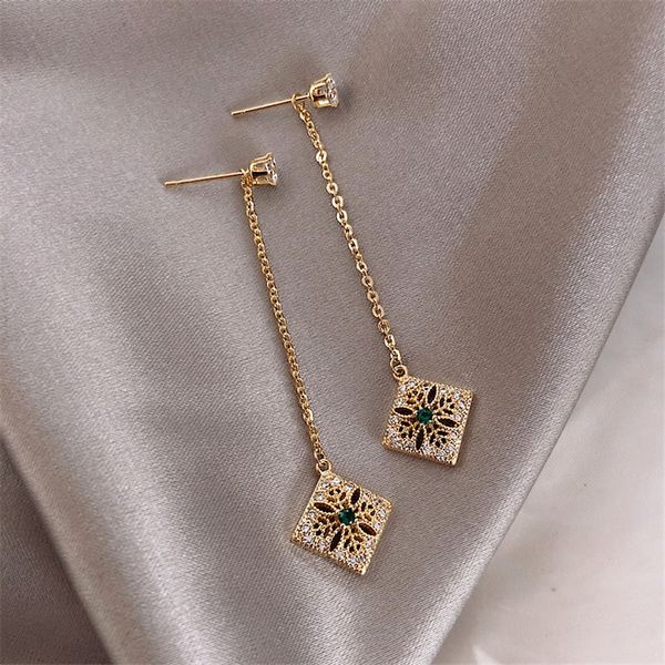 new design fashion jewelry retro hollow alloy drop earrings long delicate inlaid green crystal pendant party earrings for women, Silver
new design fashion jewelry retro hollow alloy drop earrings long delicate inlaid green crystal pendant party earrings for women, Silver