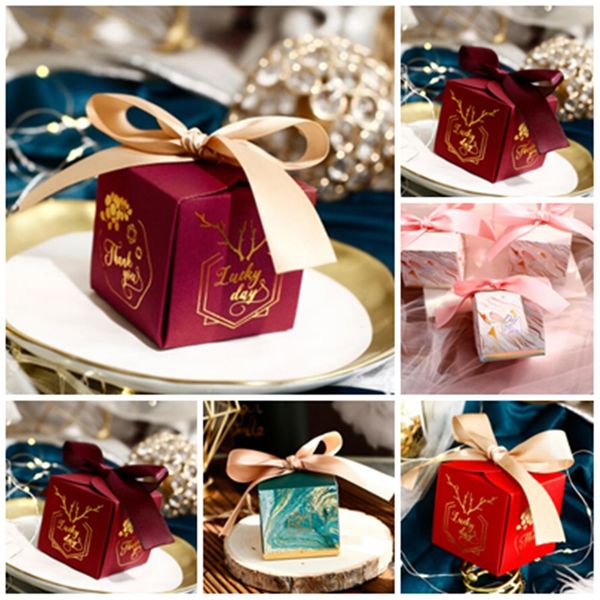 100pcs creative burgundy pink green red square style wedding favors candy boxes party supplies gift box chocolate box bomboniera
100pcs creative burgundy pink green red square style wedding favors candy boxes party supplies gift box chocolate box bomboniera