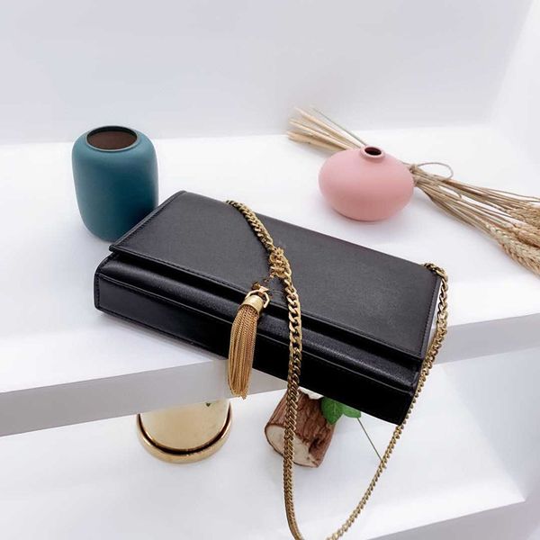 весна, лето, одно плеча сумки цепи нового пакета женщин склонна сумка
весна, лето, одно плеча сумки цепи нового пакета женщин склонна сумка