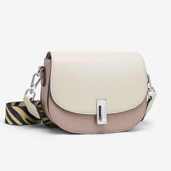 2020 new arrival woman message bag with shoulder strap elegant female fashion bags shoulder bags
2020 new arrival woman message bag with shoulder strap elegant female fashion bags shoulder bags